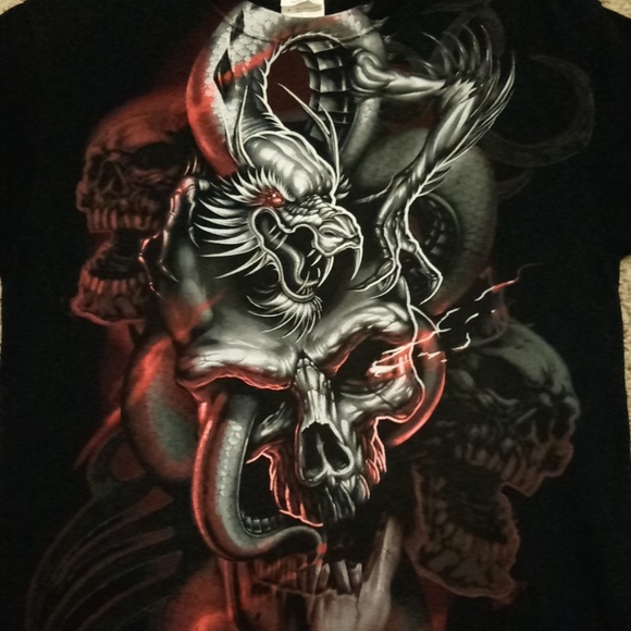 🚫SOLD🚫SKULL & DRAGON Shirt - Picture 1 of 3